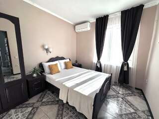 Гостиница Ношен Лазаревское Семейный номер с балконом-13