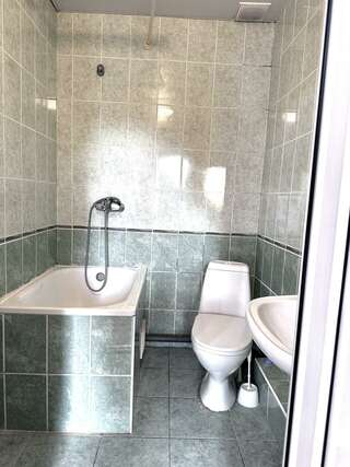 Гостиница Ношен Лазаревское 3-местный номер стандарт-17