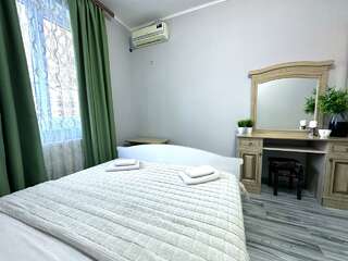 Гостиница Ношен Лазаревское 3-местный номер эконом (удобства на этаже)-10