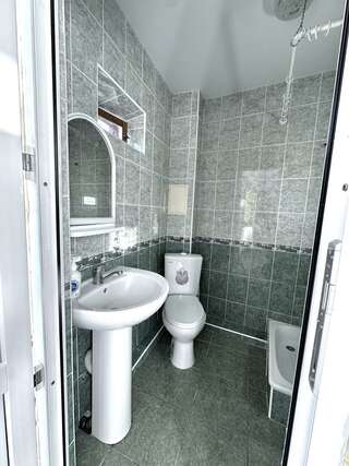 Гостиница Ношен Лазаревское Номер стандарт семейный-7