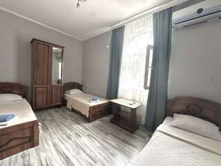 Гостиница Ношен Лазаревское 3-местный номер эконом (удобства на этаже)-7