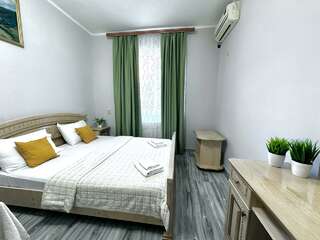 Гостиница Ношен Лазаревское 3-местный номер эконом (удобства на этаже)-9