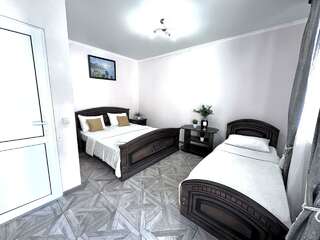 Гостиница Ношен Лазаревское 3-местный номер комфорт-2