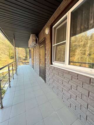 Гостиница Ношен Лазаревское Трехместный номер «Комфорт»-10