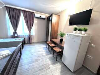 Гостиница Ношен Лазаревское Классический четырехместный номер-2