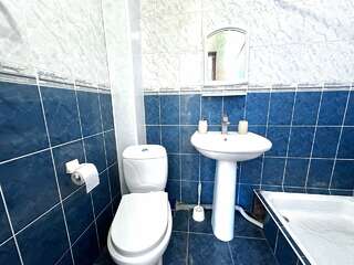 Гостиница Ношен Лазаревское Семейный номер с балконом-3