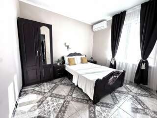 Гостиница Ношен Лазаревское Семейный номер с балконом-1