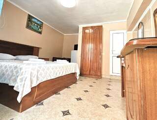 Гостиница Ношен Лазаревское Трехместный номер-12